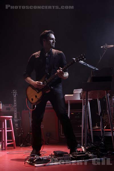 QUEENS OF THE STONE AGE - 2013-06-19 - PARIS - Le Trianon - Dean Anthony Fertita